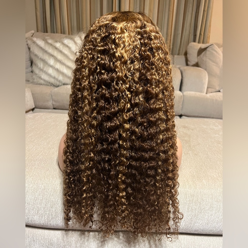 Wig - Picture 8 of 11
